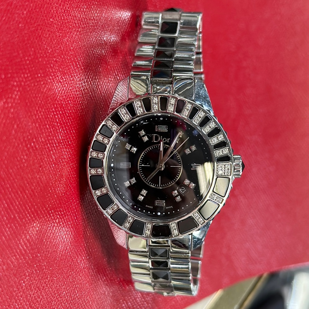 Dior Ladies Stainless and Onyx Watch with Diamonds. Cd113115. Quartz movement.